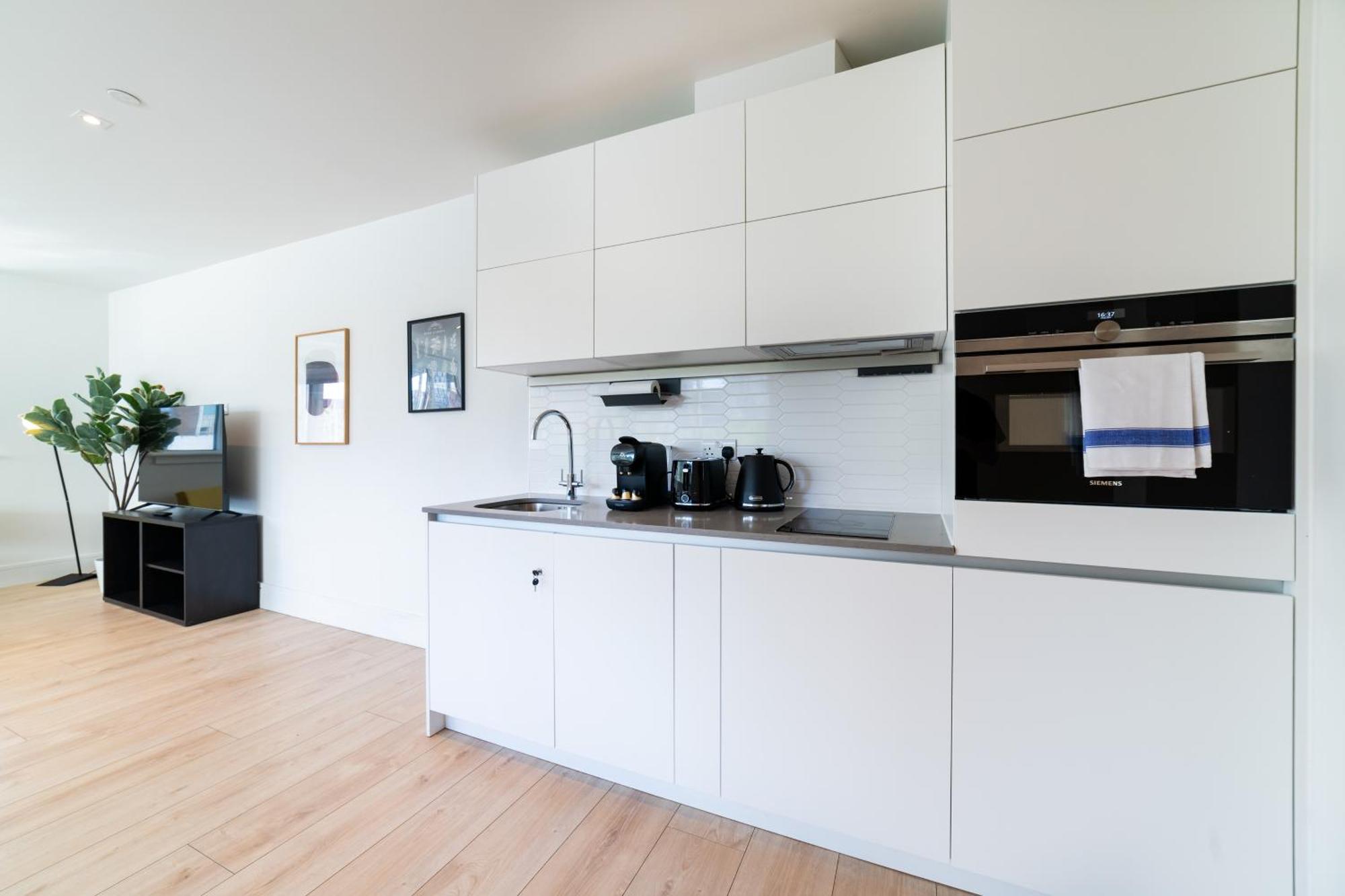 Stylish Retreats On Olympic Way Apartment Londra Exterior foto
