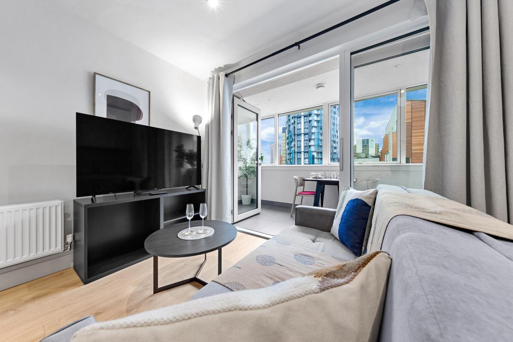Stylish Retreats On Olympic Way Apartment Londra Exterior foto