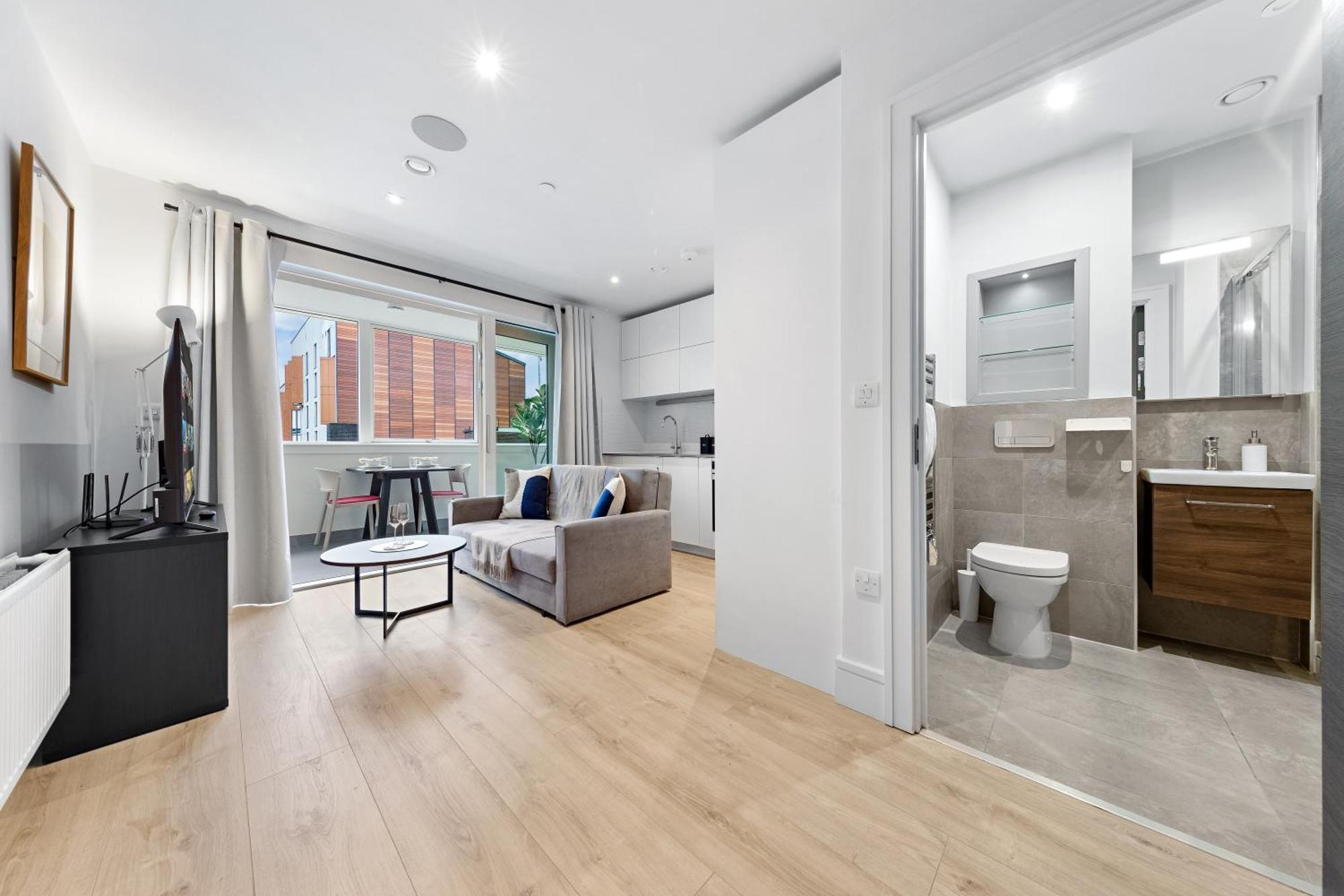 Stylish Retreats On Olympic Way Apartment Londra Exterior foto