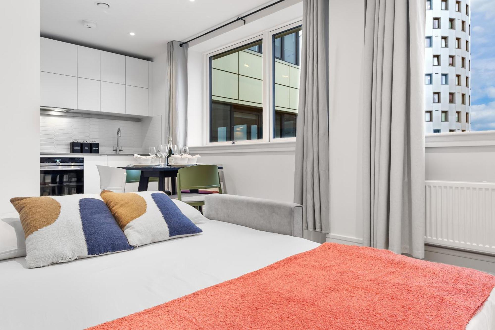 Stylish Retreats On Olympic Way Apartment Londra Exterior foto